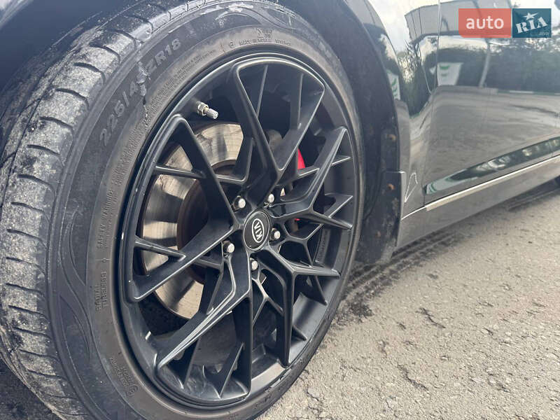 Седан Kia Optima 2014 в Тернополе