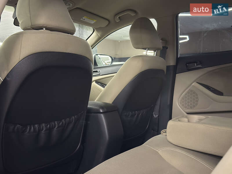 Седан Kia Optima 2011 в Николаеве