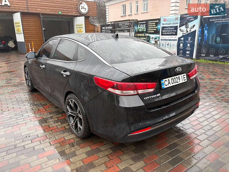 Седан Kia Optima 2016 в Черкасах