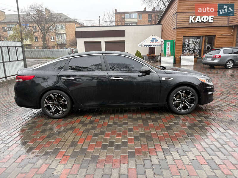 Седан Kia Optima 2016 в Черкасах