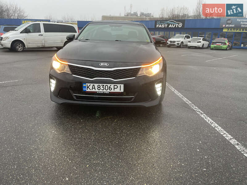 Седан Kia Optima 2017 в Киеве