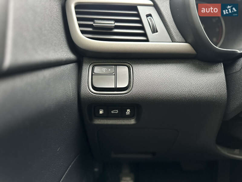 Седан Kia Optima 2016 в Киеве фото 33 Седан Kia Optima 2016 в Киеве