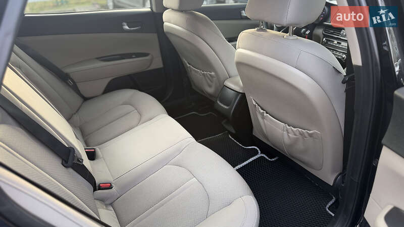 Седан Kia Optima 2017 в Полтаве