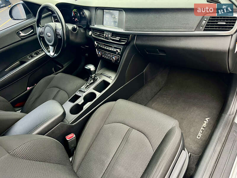 Седан Kia Optima 2016 в Києві