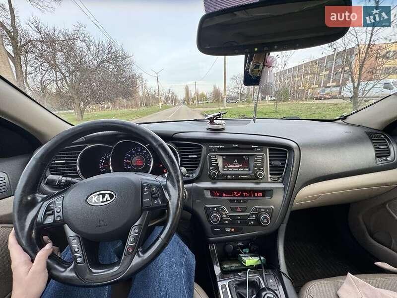 Седан Kia Optima 2012 в Кривому Розі