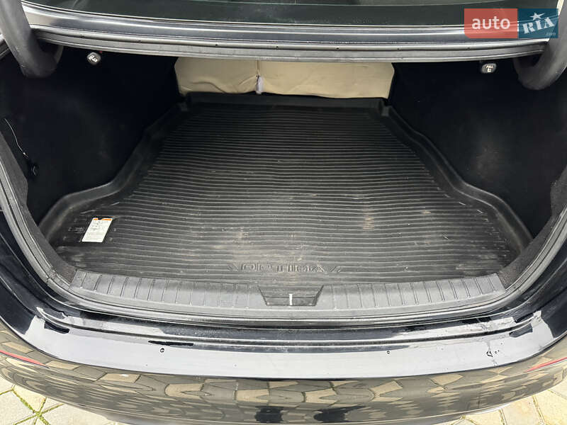 Седан Kia Optima 2014 в Чорноморську