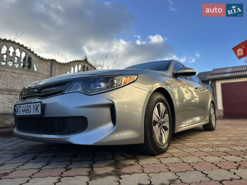 Седан Kia Optima 2016 в Ивано-Франковске