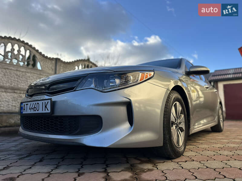 Седан Kia Optima 2016 в Ивано-Франковске