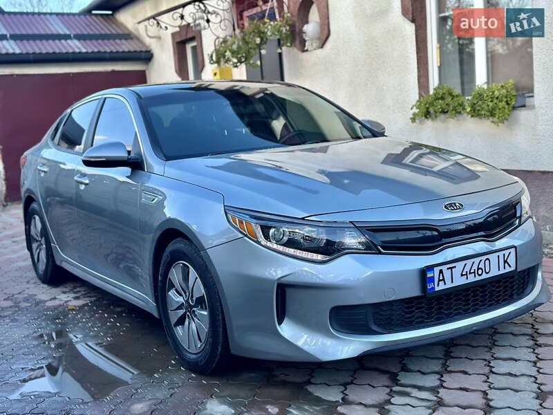 Седан Kia Optima 2016 в Ивано-Франковске