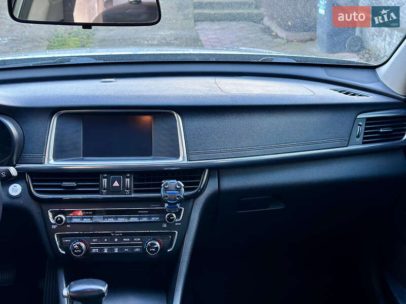 Седан Kia Optima 2016 в Ивано-Франковске