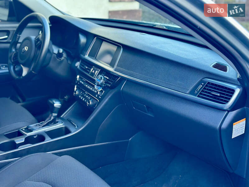 Седан Kia Optima 2016 в Ивано-Франковске