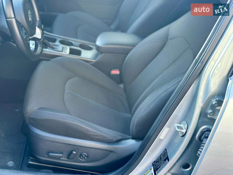 Седан Kia Optima 2016 в Ивано-Франковске