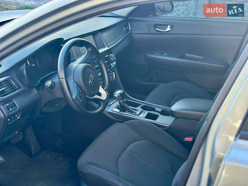 Седан Kia Optima 2016 в Ивано-Франковске