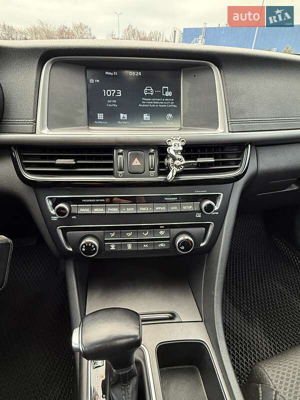 Седан Kia Optima 2017 в Днепре