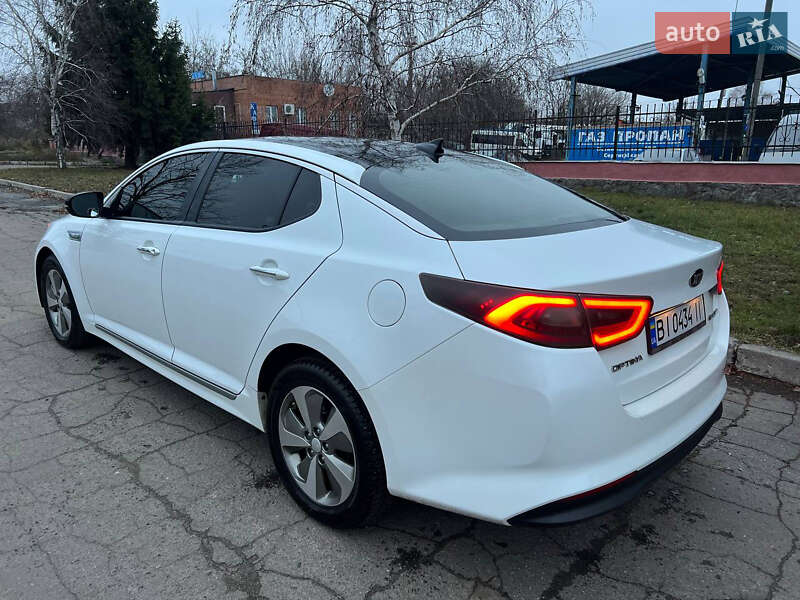Седан Kia Optima 2014 в Полтаве