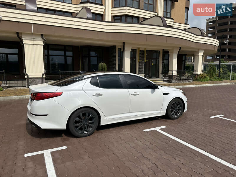 Седан Kia Optima 2013 в Киеве