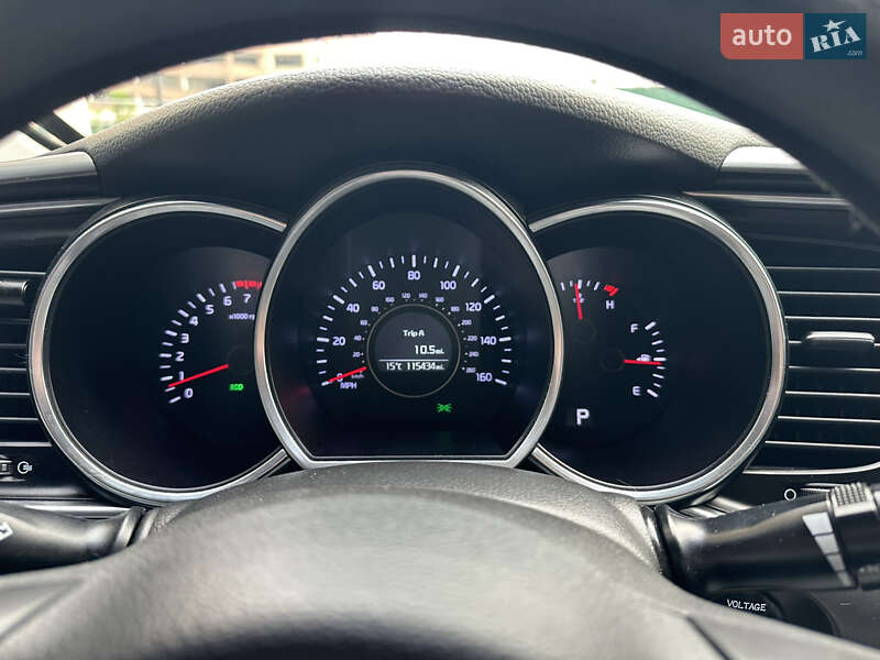 Седан Kia Optima 2013 в Киеве