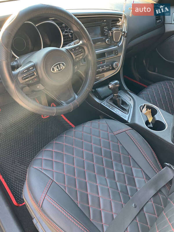 Седан Kia Optima 2015 в Львові