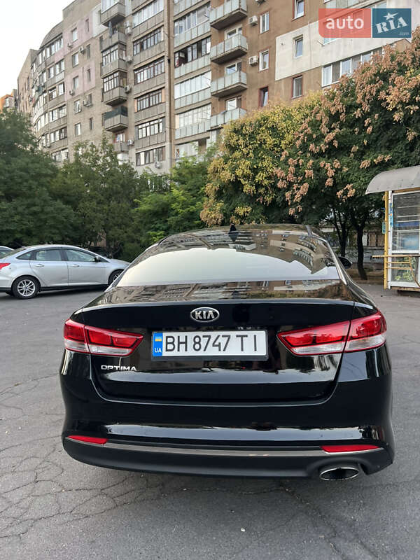 Седан Kia Optima 2016 в Одессе