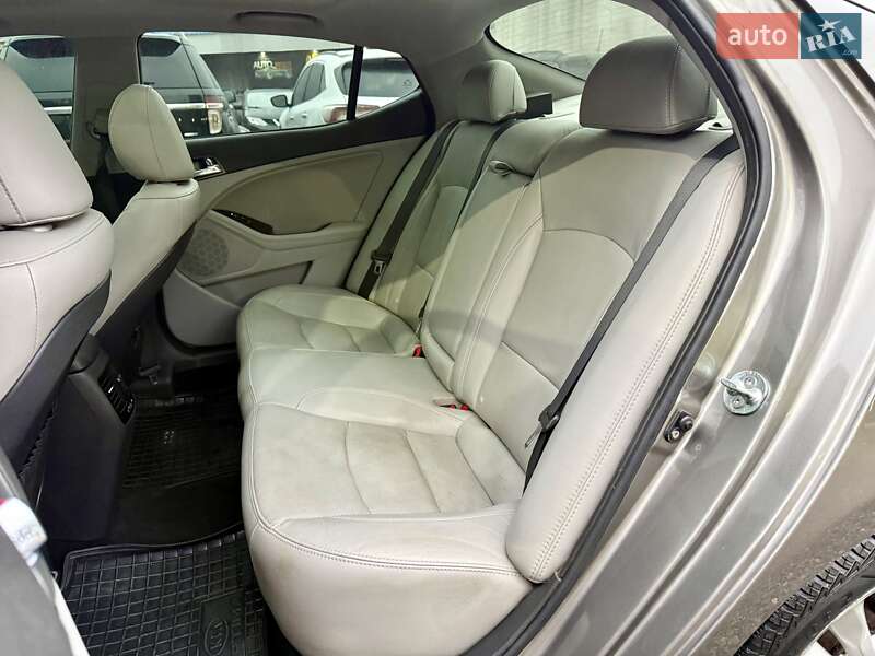 Седан Kia Optima 2012 в Харькове