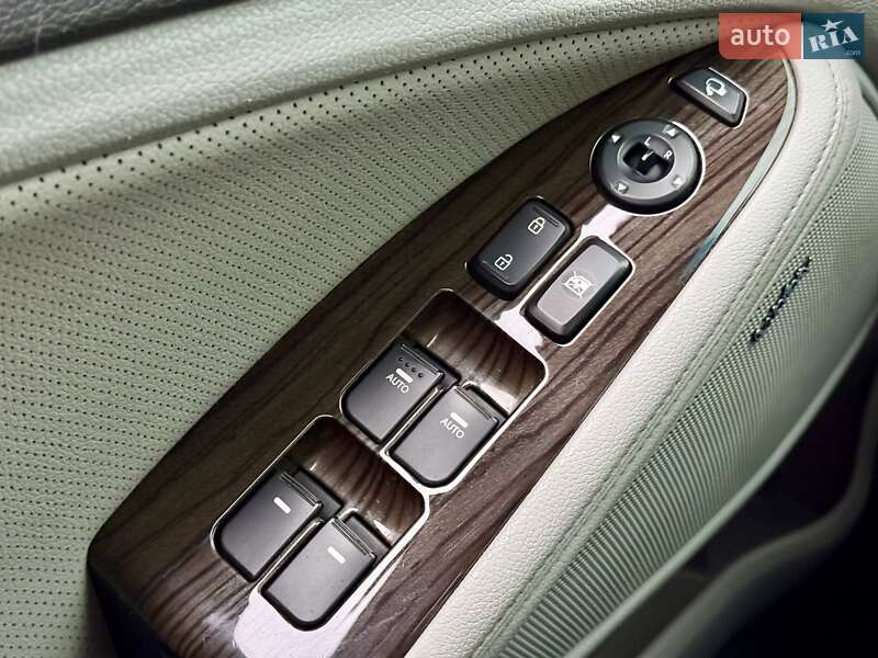 Седан Kia Optima 2012 в Харькове