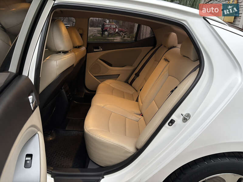 Седан Kia Optima 2014 в Запорожье