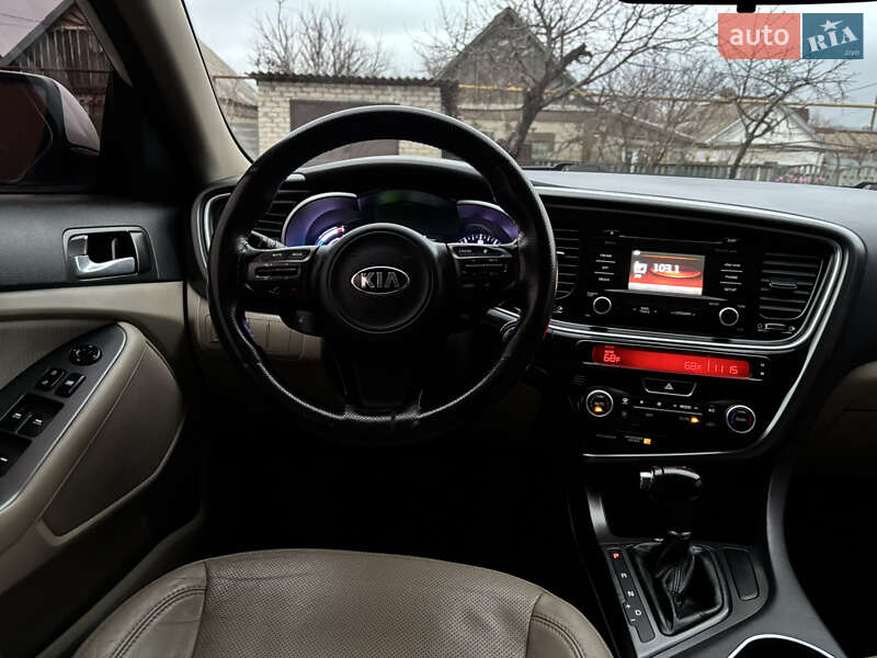 Седан Kia Optima 2014 в Запорожье