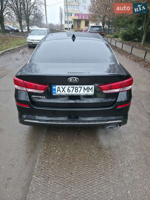 Седан Kia Optima 2019 в Чугуеве