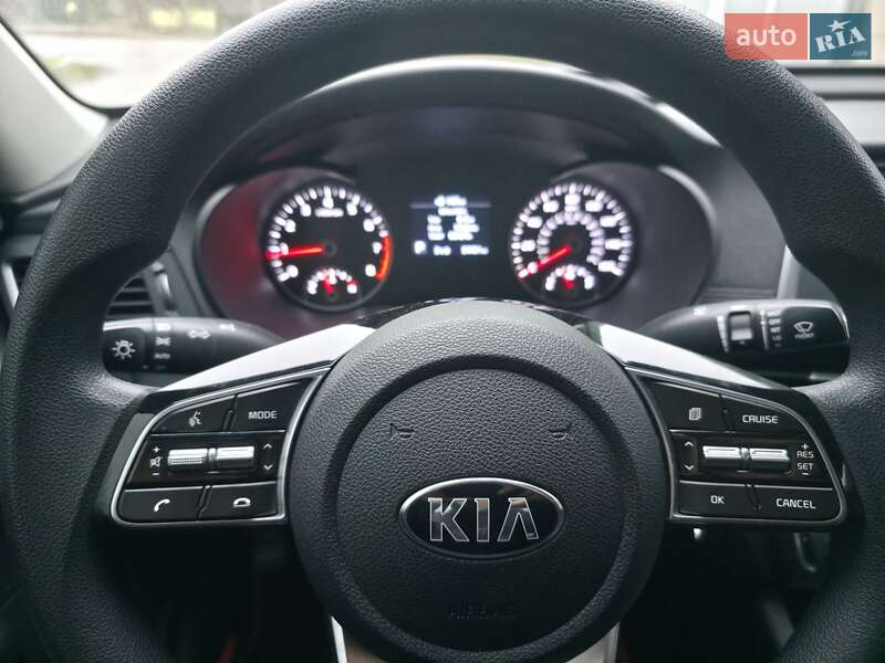 Седан Kia Optima 2019 в Чугуеве