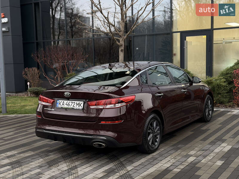 Седан Kia Optima 2020 в Киеве