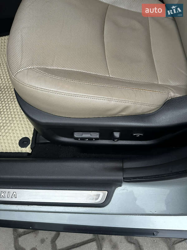 Седан Kia Optima 2014 в Хмельницькому