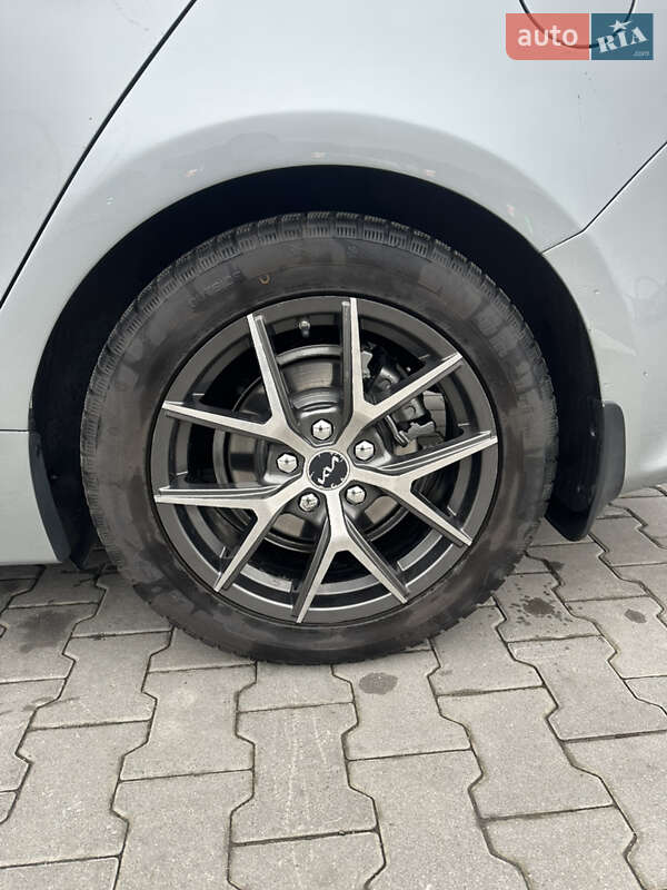 Седан Kia Optima 2014 в Хмельницькому