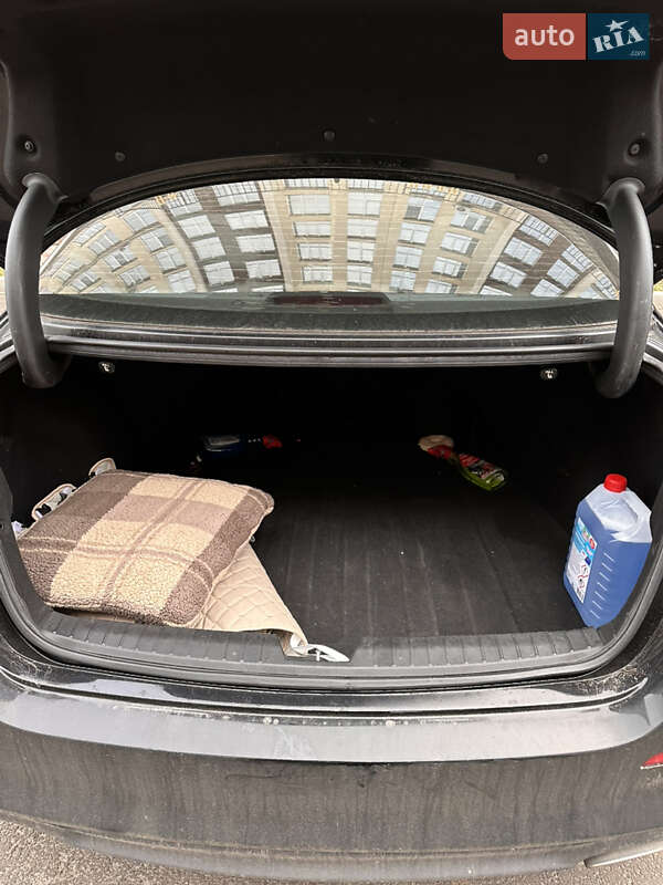 Седан Kia Optima 2014 в Києві