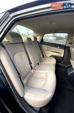 Седан Kia Optima 2016 в Кривом Роге