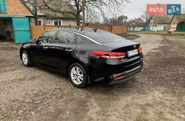 Седан Kia Optima 2017 в Гадяче