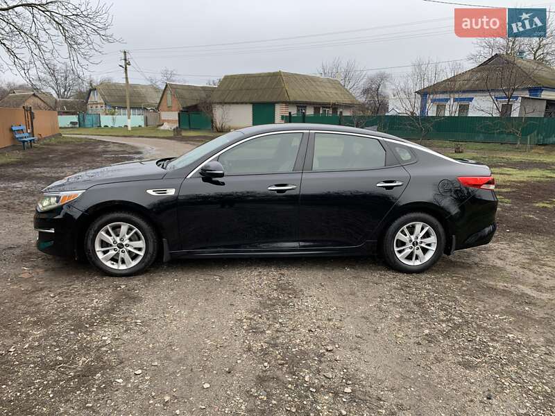 Седан Kia Optima 2017 в Гадяче