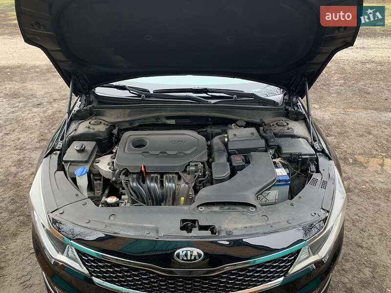 Седан Kia Optima 2017 в Гадяче