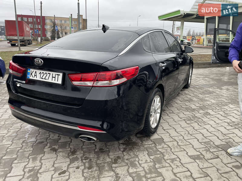 Седан Kia Optima 2016 в Василькові