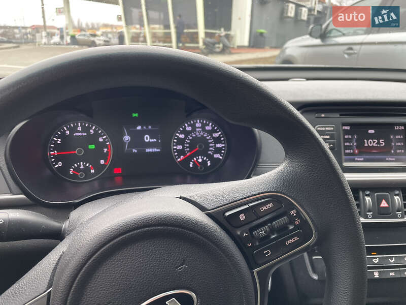 Седан Kia Optima 2016 в Василькові