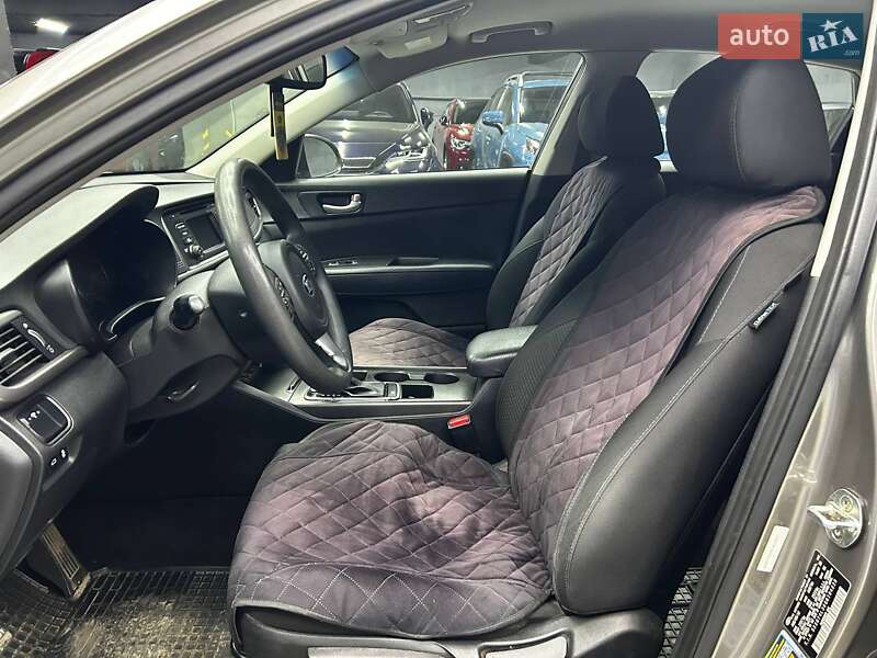 Седан Kia Optima 2016 в Черновцах