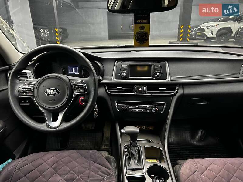 Седан Kia Optima 2016 в Черновцах