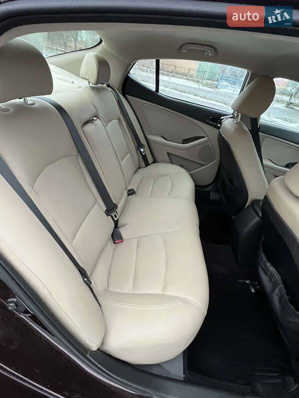 Седан Kia Optima 2013 в Тальному