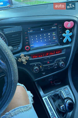 Седан Kia Optima 2013 в Ужгороде