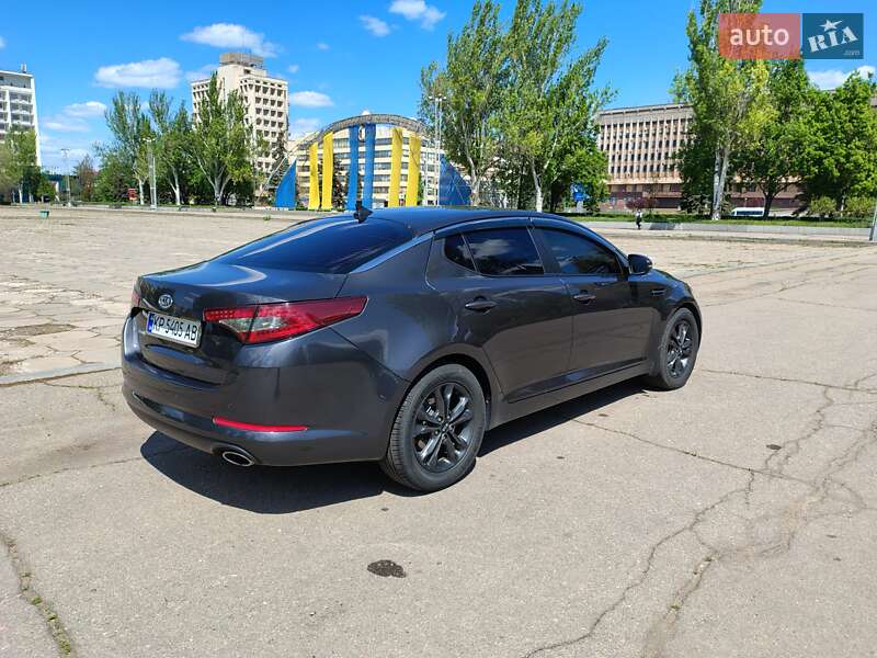 Седан Kia Optima 2012 в Запоріжжі