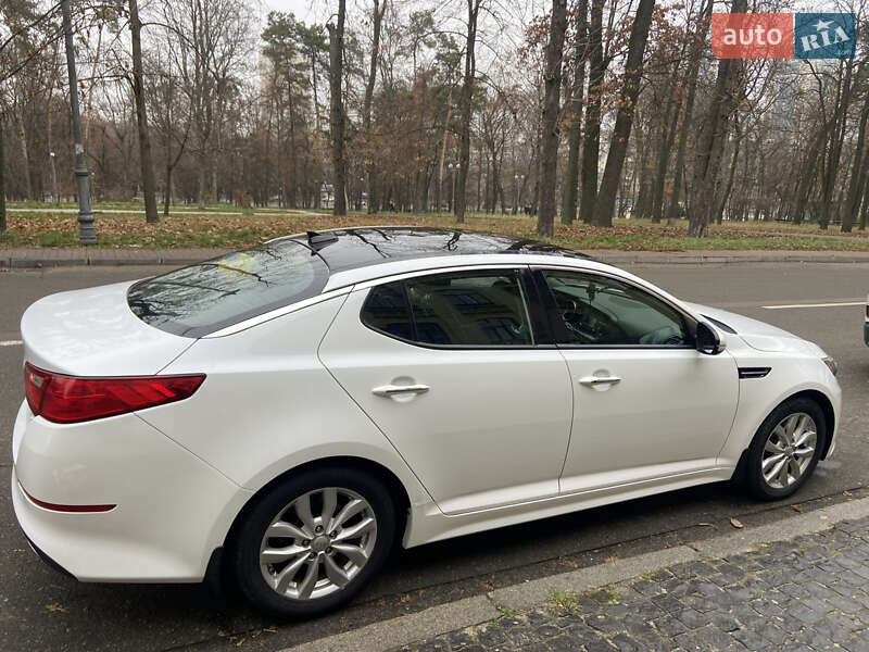 Седан Kia Optima 2015 в Киеве