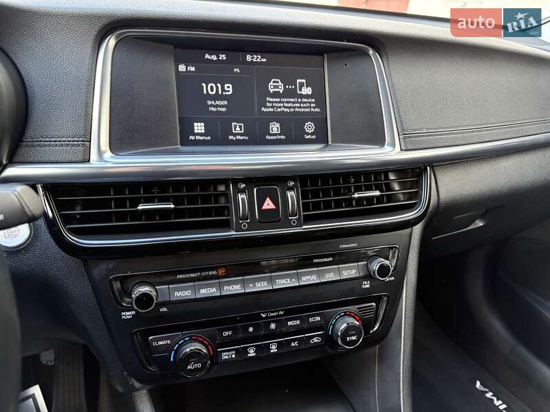 Седан Kia Optima 2017 в Киеве