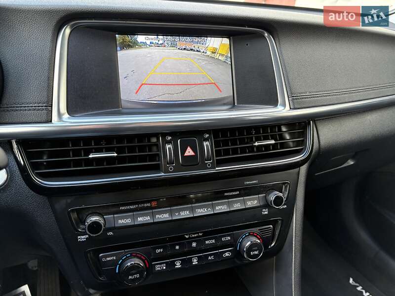 Седан Kia Optima 2017 в Киеве