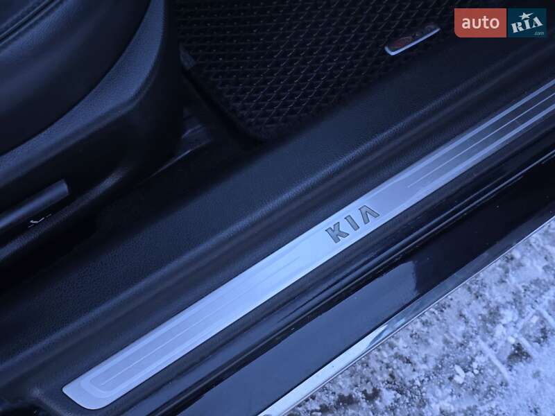 Седан Kia Optima 2014 в Тернополі