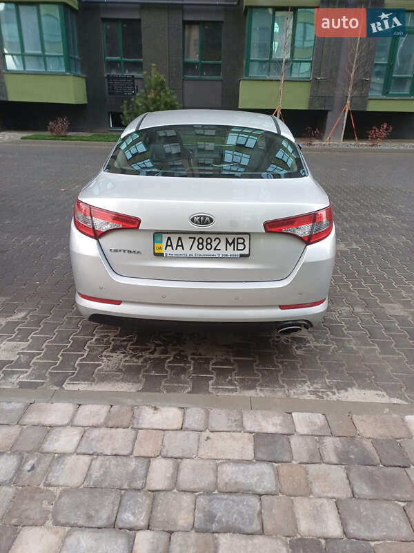 Седан Kia Optima 2012 в Киеве