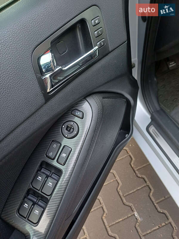 Седан Kia Optima 2012 в Киеве